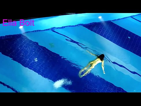 ❤️ मी पाहणे थांबवू शकत नाही, तरुण गोरा ELLA BOLT रिसॉर्ट पूलमध्ये नग्न पोहताना पकडला गेला ❤️  आमच्याकडे mr.xxxdeutschepornos.ru ﹏